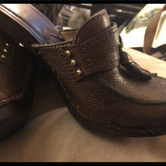 MK MICHAEL KORS Brown Pebble Leather Mules Clogs w/ Wooden Heel & Tassels Sz 6.5 - Picture 5 of 10